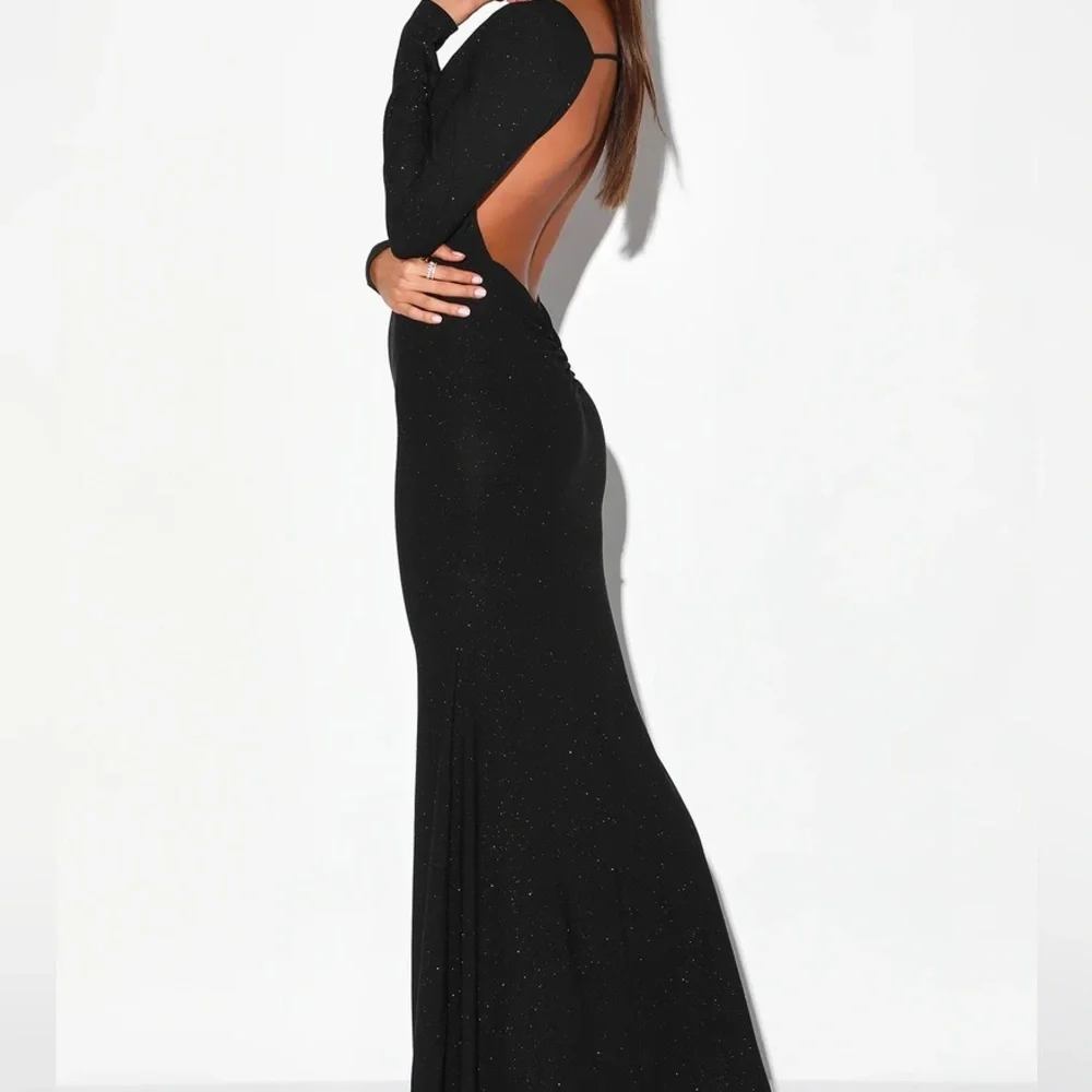 EUC Lulu’s Glamorous in Glitter Black Long Sleeve Backless Maxi Dress - Picture 2 of 4